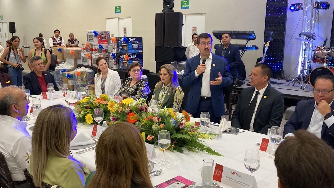 Destaca el rector Dámaso Anaya su reconocimiento a docentes de la UAT ...